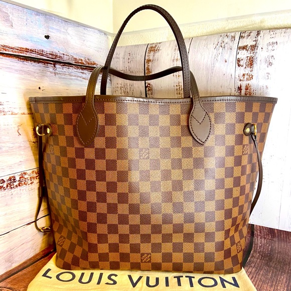 Louis Vuitton Handbags - Louis Vuitton ❤️brand new❤️ Neverfull MM 2020